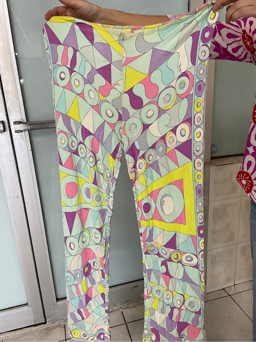 Emilio Pucci Pastel Geometric Flare Pants very vintage need repair waist elastic - Picture 4 of 11